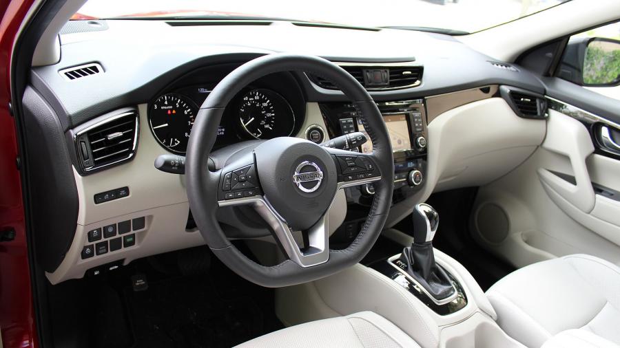 Торпедо Nissan Rogue Sport 2017 года  (фото 54 из 71)